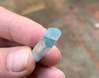 7つの最高品質の宝石級アクアマリンクリスタルシガールパキスタン