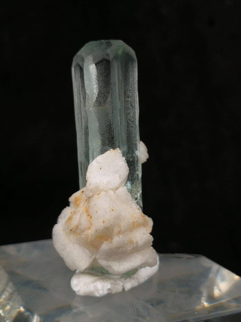Aquamarine specimen