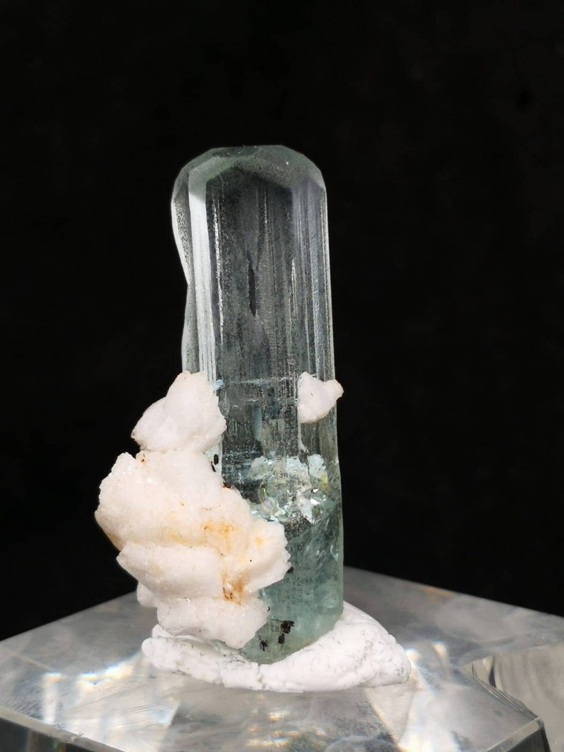 Aquamarine specimen