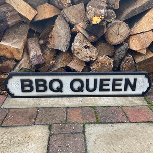 Rustic / Vintage street style handmade sign. Black and White finish - BBQ QUEEN.