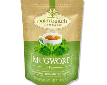Puede incluir: Una bolsa marrón con un diseño verde y blanco que presenta una taza de té y el texto "MUGWORT Tea". La bolsa está etiquetada como "Palm Beach Herbals" y contiene 30 bolsitas de té de hierbas. El té es sin cafeína, sin azúcar y 100% natural.