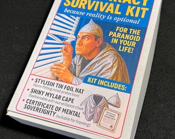 Conspiracy Theory Survival Kit – Anti-Mind-Reading Tinfoil Hat & Cape | Area51 Funny UFO Gag Gift