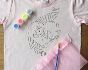 DIY Gift kit for children. Unicorn to paint on a tshirt.
