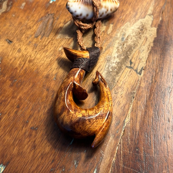 Stunning Big Island Curly Koa Wood Lei Makau Hook Necklace