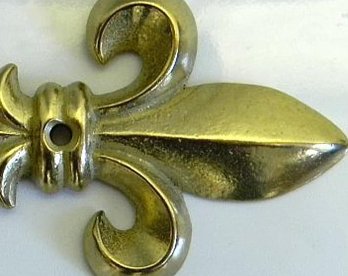 Elegant Fleur de Lys Flat Wall Tapestry Rod - Large Size Decorative Hanging Accessory