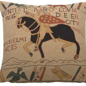 Bayeux hästtapet örngott 14 x 14 i belgisk vävd medeltida kudddekor