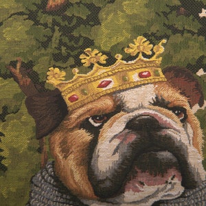 Housse de coussin chien Arthur belge, 18 x 18 tissée en Belgique décoration bouledogue, coussin, tapisserie armure de chevalier médiéval cadeau unique image 5