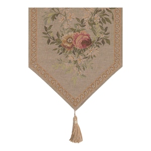 Elegante Aubusson-tafelloper met bloementapijt: handafgewerkt Frans geïnspireerd decor voor thuis en voor het bedrijfsleven