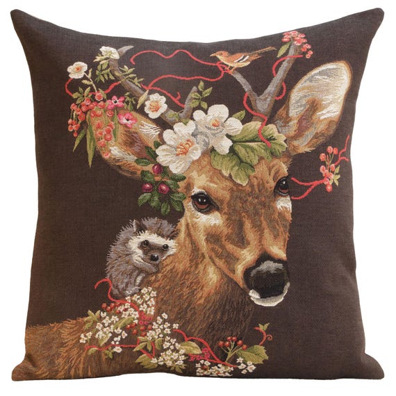 Rustic Deer Tapestry Pillow Cover: Woodland Animal Cushion (18x18 inch)