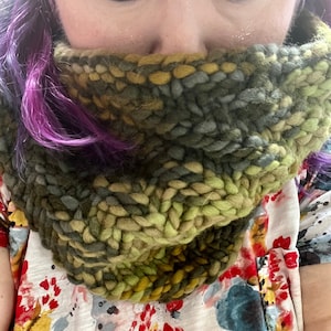 Super voluminöser und warmer Handgestrickter Schal - Unikat