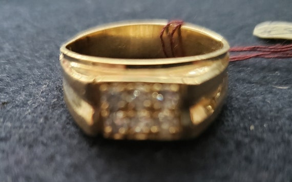 Fabulous Fakes: Unisex Ring, Array of Cut CZ size… - image 2