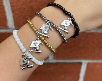 Set of 5 Graduation Charm Bracelets, Gifts for Students, Student to Teacher Gift, Graduation Goodie Bags, Graduation Party Favor