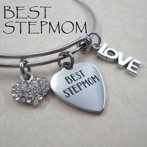 Best Stepmom Bangle Bracelet, 3 Sizes Small to Large, Elegant Stepmother Birthday Gift Jewelry, Rhinestone Studded Heart Charm