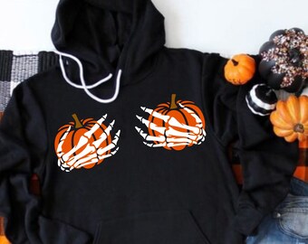 Halloween Sweatshirt | Kürbis Boob Crewneck | Lustiges Feiertags-Shirt | Skelett Hände