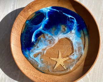 Ocean Themed Monkey Pod Coasters  with a Real Starfish