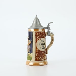 Vintage German Beer Stein with Pewter Lid - Hand Painted German Ceramic Beer Mug - In Freud und Leid, Trink alle Zeit