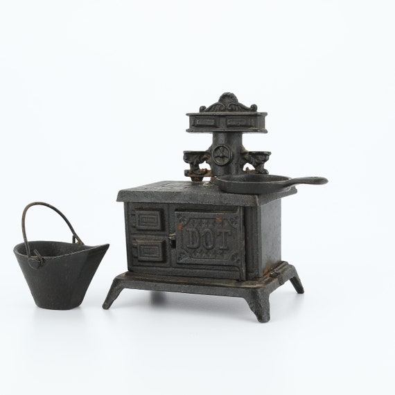 Vintage DOT Miniature Cast Iron Wood Stove With Bucket and Pan Small  Collectible Toy Stove 