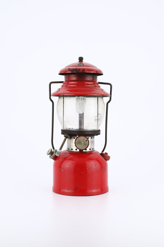 Why You Need a Classic Coleman Lantern at the Campground