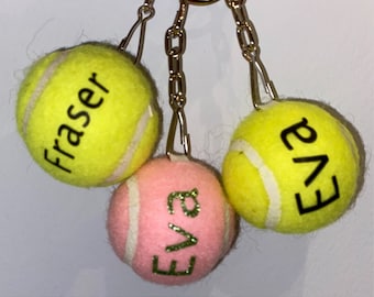 Personalisierter Tennisball Schlüsselanhänger - Standard Text Edition