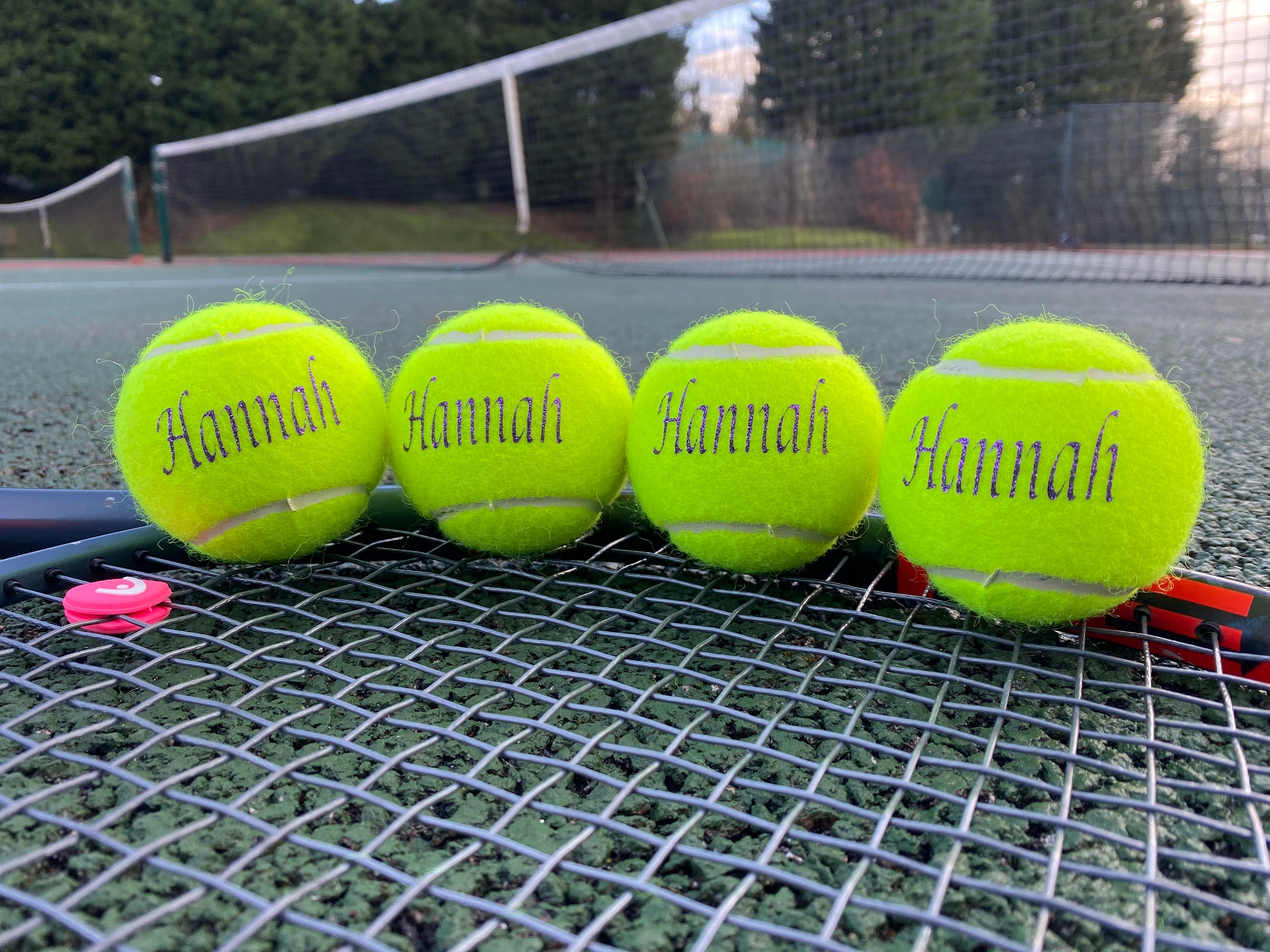 Balles tennis dans boîte tube publicitaire personnalisé