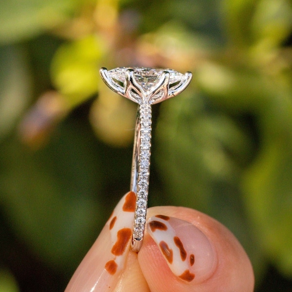 Marquise Moissanit Diamant Solitär Gold Ring mit Blütenblatt Tulpen Zacken Diamant Ring, Tulpen Zacken Ring, Solitär Marquise Diamant Ring