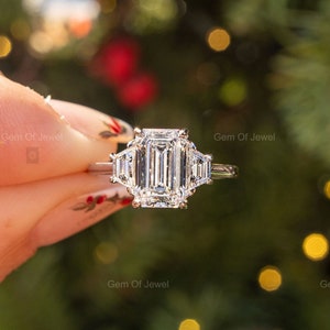 2Ct emerald moissanite diamond with side trapezoid three stone moissanite diamond engagement ring, 2ct emerald diamond ring, 3 stone ring