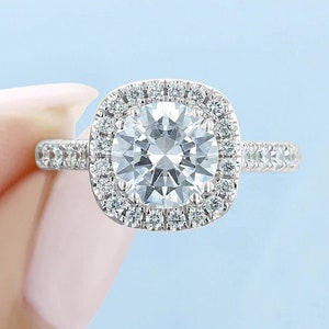 Round Engagement Ring, Round Cut Moissanite Anniversary Ring, Moissanite Halo Ring, Round Moissanite Ring, Halo Moissanite Anniversary Ring