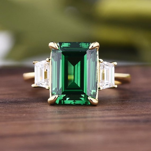 4CT Green Emerald Diamond Three Stone Ring Lab Emerlad With Side