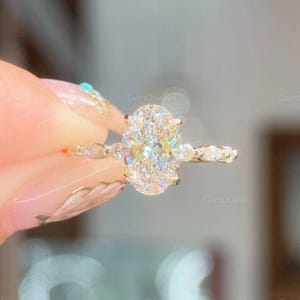 2 Karat Oval Moissanit Diamant Verlobungsring Mit Seitenstein Marquise und rundem Moissanit 14K Gold Versteckter Halo-Ring, Ovaler Blasenbandring