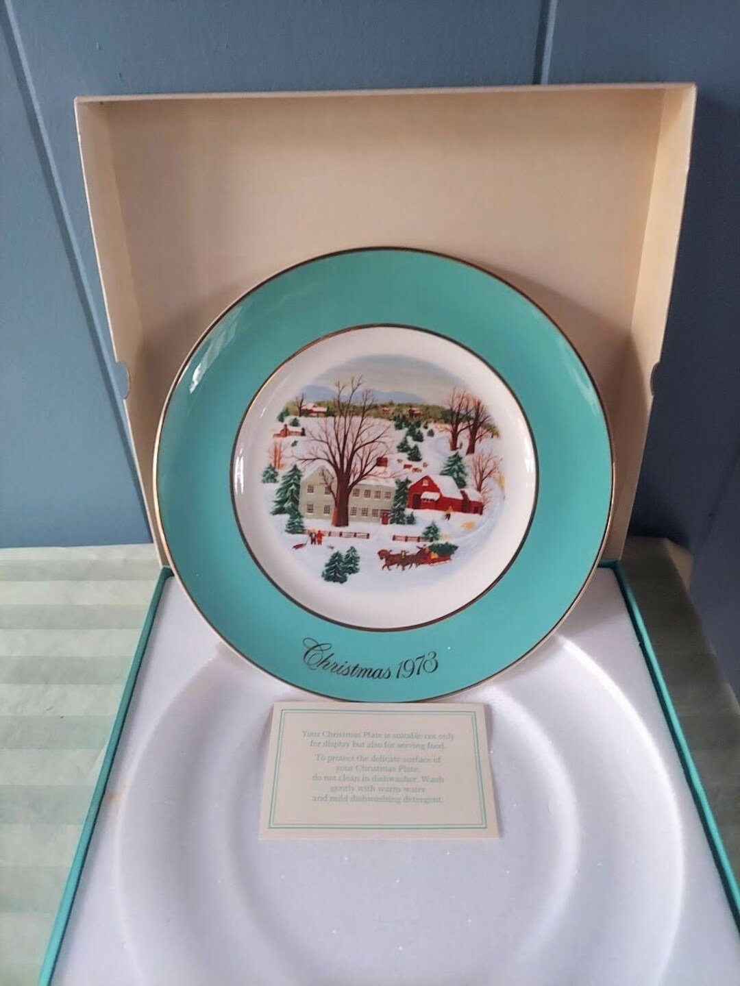 Vintage Avon Christmas on the Farm Collector Plate 1973, Avon Collector 
