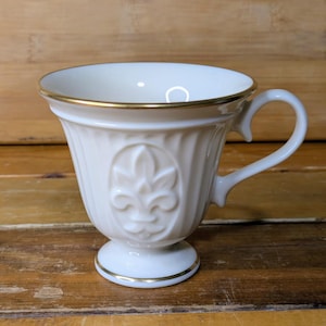 Vintage LENOX Set of 7 "Matelassé" Millenium Embossed Fleur De Lis Rimm Footed Cups