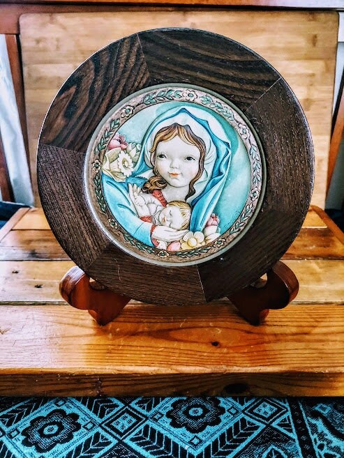 アンリ人形　壁掛けプレート◆お箱付　　　【Mother’s Day ・1973】 ANRI MOTHER'S DAY 1973 PLATE #1690 WOOD PLAQUE vintage | eBay