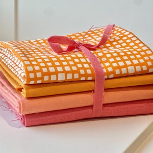 Orangey Fat Quarter Bundle | Peach and Orange Fabric Remnants