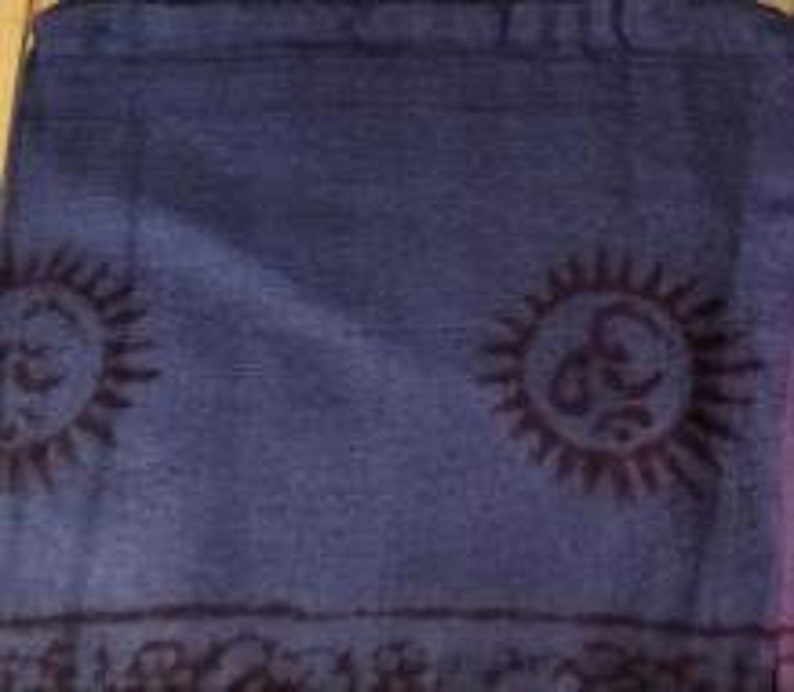 Benarés bufanda, chal pequeño India. Impresión símbolos India. dark-blue