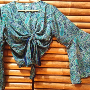 Top blouse made of recycled silk sari fabric, with butterfly sleeves 12
