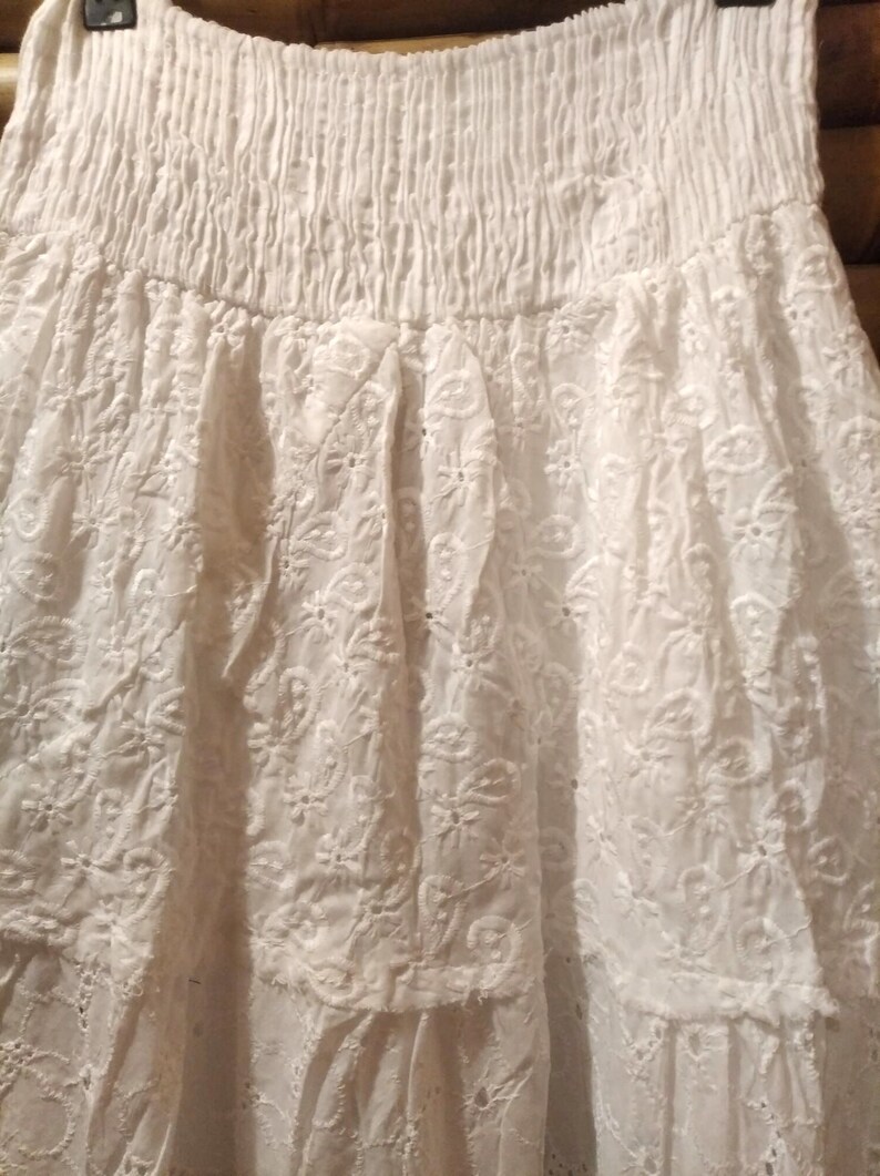 Falda blanca algodón, estilo ibicenco, 100 % algodón, hecha a mano. India. imagen 3