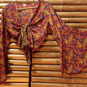 Top blouse made of recycled silk sari fabric, with butterfly sleeves 7