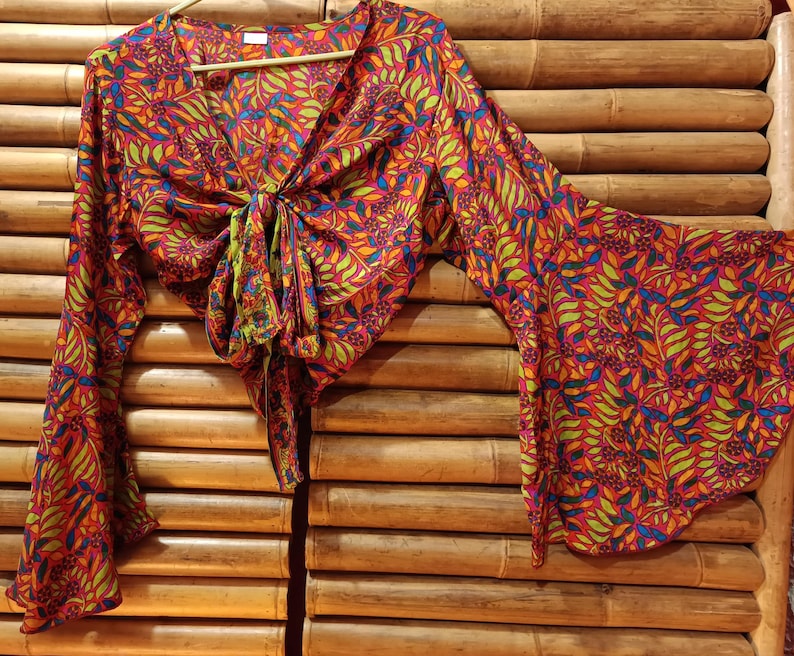 Top blouse made of recycled silk sari fabric, with butterfly sleeves 7