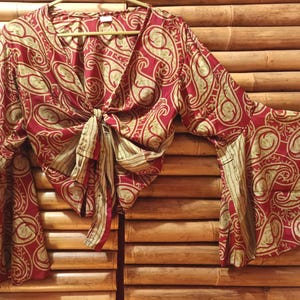 Top blouse made of recycled silk sari fabric, with butterfly sleeves 1