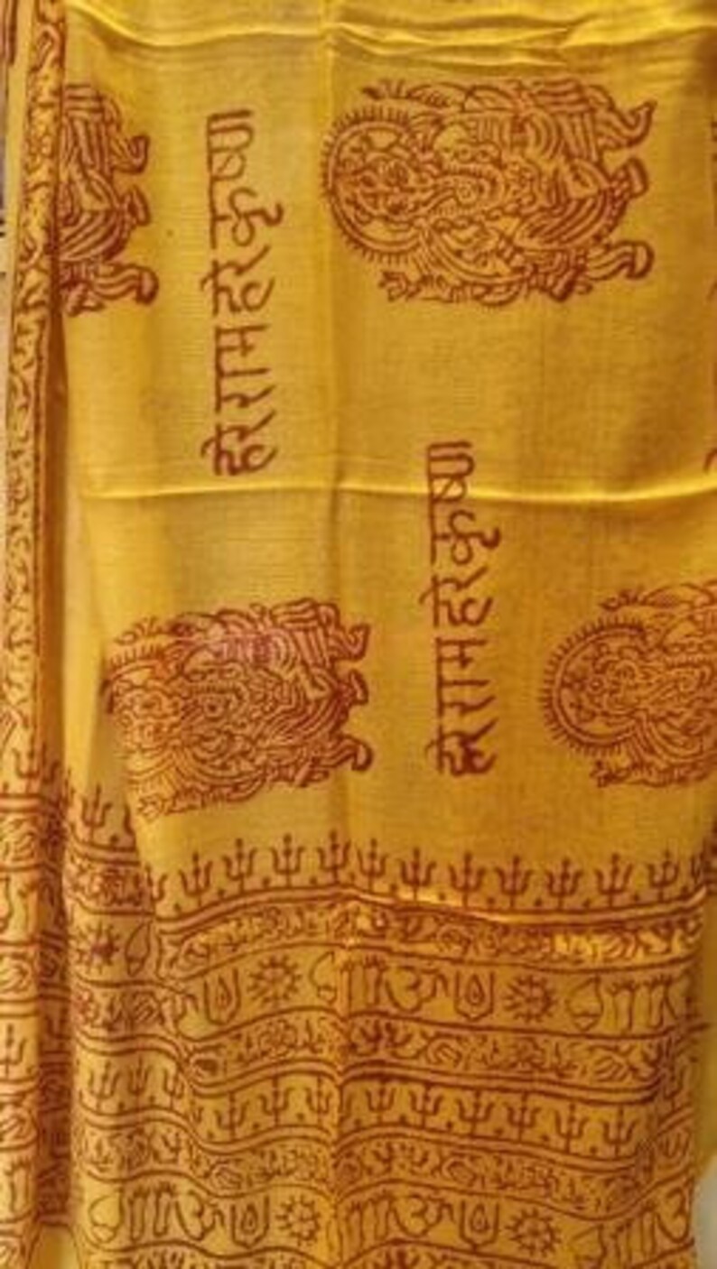 Benarés Large handmade Indian sarong, kerchief, sarong, gods and symbols print. 