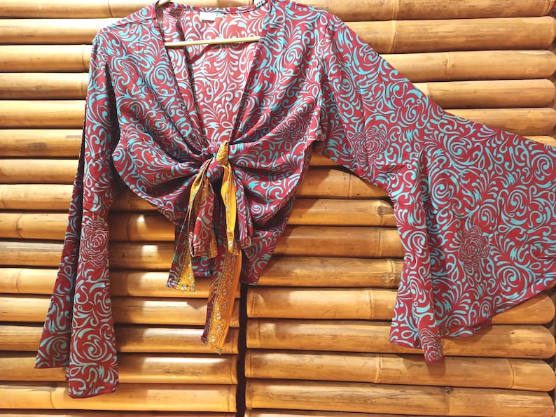 Top blouse made of recycled silk sari fabric, with butterfly sleeves 11