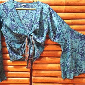 Top blouse made of recycled silk sari fabric, with butterfly sleeves 3