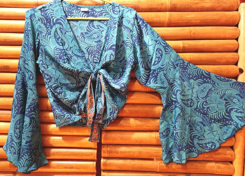 Top blouse made of recycled silk sari fabric, with butterfly sleeves 3