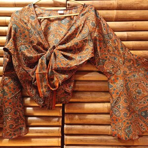 Top blouse made of recycled silk sari fabric, with butterfly sleeves 13