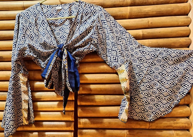 Top blouse made of recycled silk sari fabric, with butterfly sleeves 10