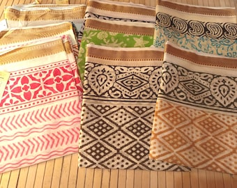 Hand-printed cotton pareo, sarong, shawl, duppata, cotton scarf, block print technique. Handmade. India. 100%