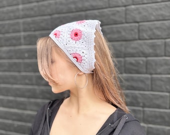 Foulard coquette fleurs au crochet blanc rose marguerites, foulard bohème cottagecore, foulard à fleurs, serre-tête esthétique fait main