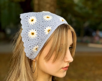 Lilac blue Daisy Bandana Crochet, Granny Square Bandana Headband, Flower Hair scarf Kerchief, Cottagecore bandana, Triangle Head Scarf