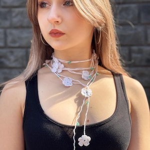 Flower Daisy Necklace Scarf Crocheted, Long Layered Flower Necklace, White floral Beaded Multistran Necklace, Flower Lariat Neck Accessory