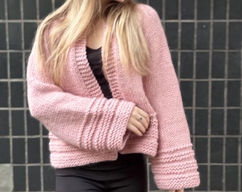 Cardigan rose épais, pull surdimensionné en tricot main, veste confortable en laine mérinos mélangée, tricots doux faits main pour femme TP-S-M PRÊT à expédier